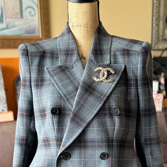 CHANEL Large CC White Pearl And Blue Enamel  Brooch - Picture 7 of 15